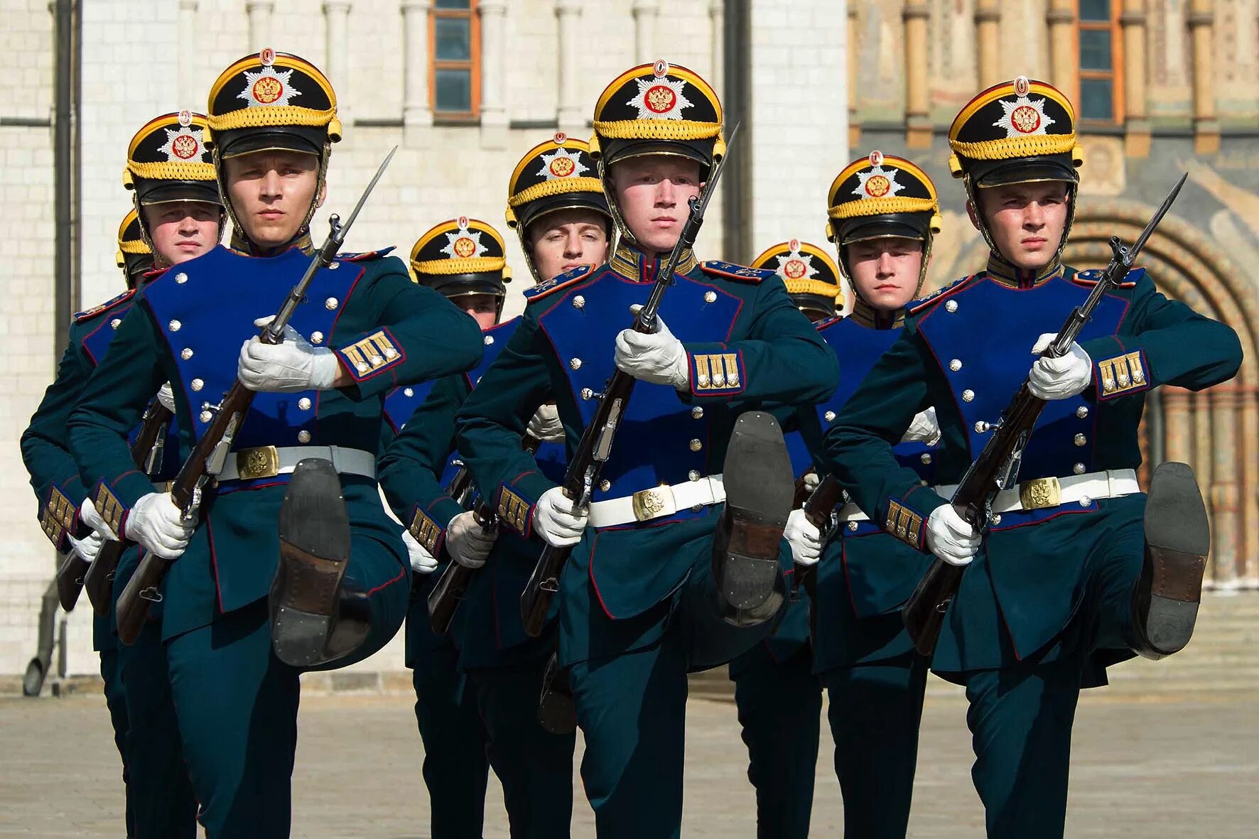 Президентский строй. Президентский полк комендатуры Московского Кремля. Президентский полк ФСО России. Президентский полк Кремлевский полк. Форма ФСО президентский полк.