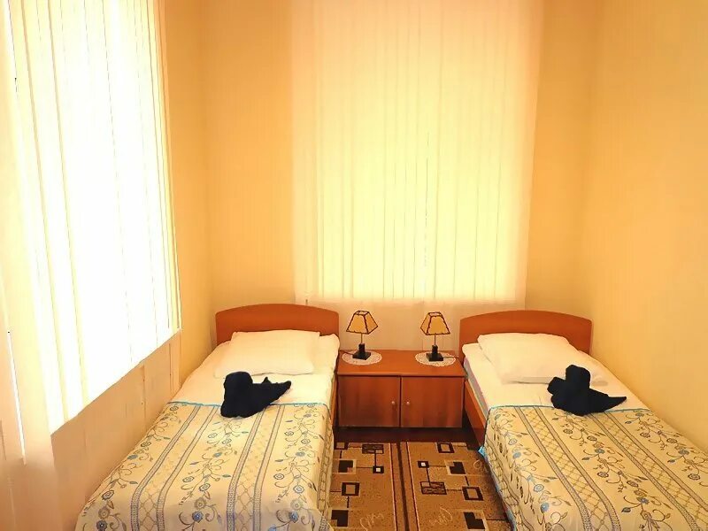 Отель изумруд москве центр. Отель изумруд юг москва. Изумруд новоуральск гостиница. Изумруд юг. Москва гостиница ,,изумрудный,,.