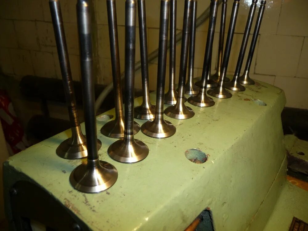 шлифовка клапанов. 8t. проточка фаски клапанов. толкатели гбц f3r. фаски клапанов на ваз 2112 на 16.