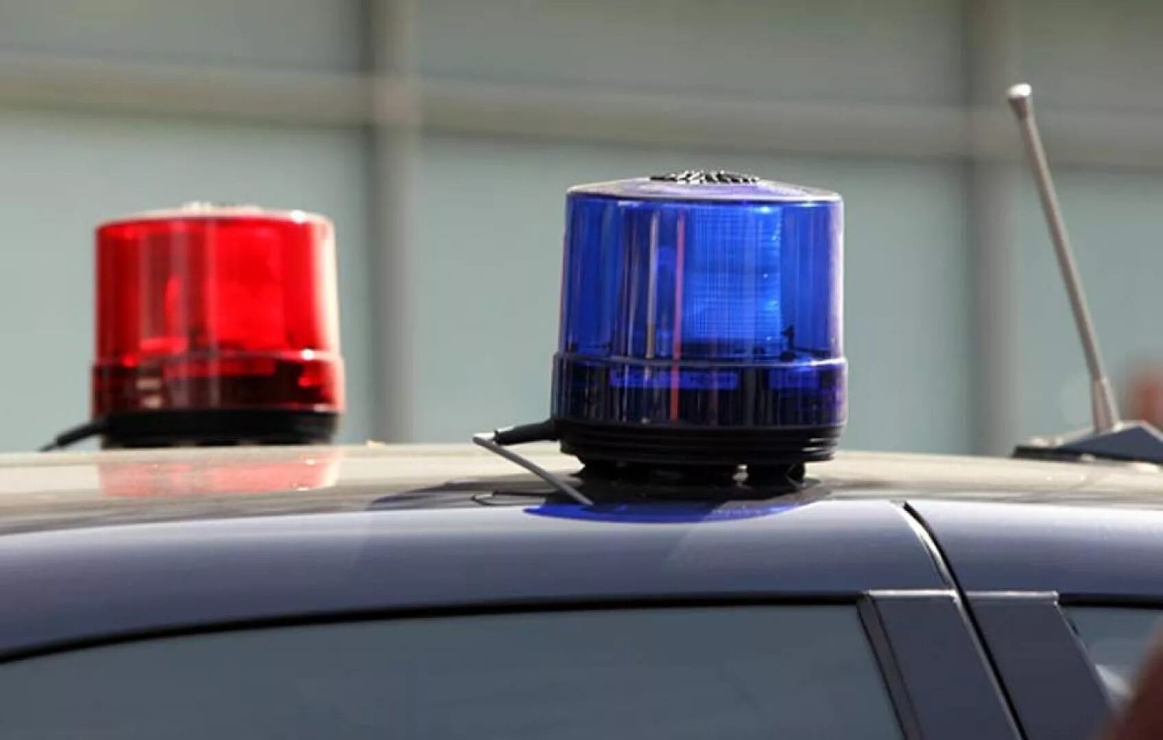 Машины спецслужб. Автомобиль со спецсигналом. Ауди а8 спецсигналы. Автомобиль со спецсигналом. Автомобили со спецсигналами.