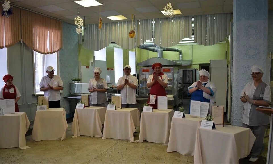 Конкурс школьных поваров. Повар в школьной столовой. конкурс лучший повар школьной столовой 2025. школьная столовая. конкурс поваров.