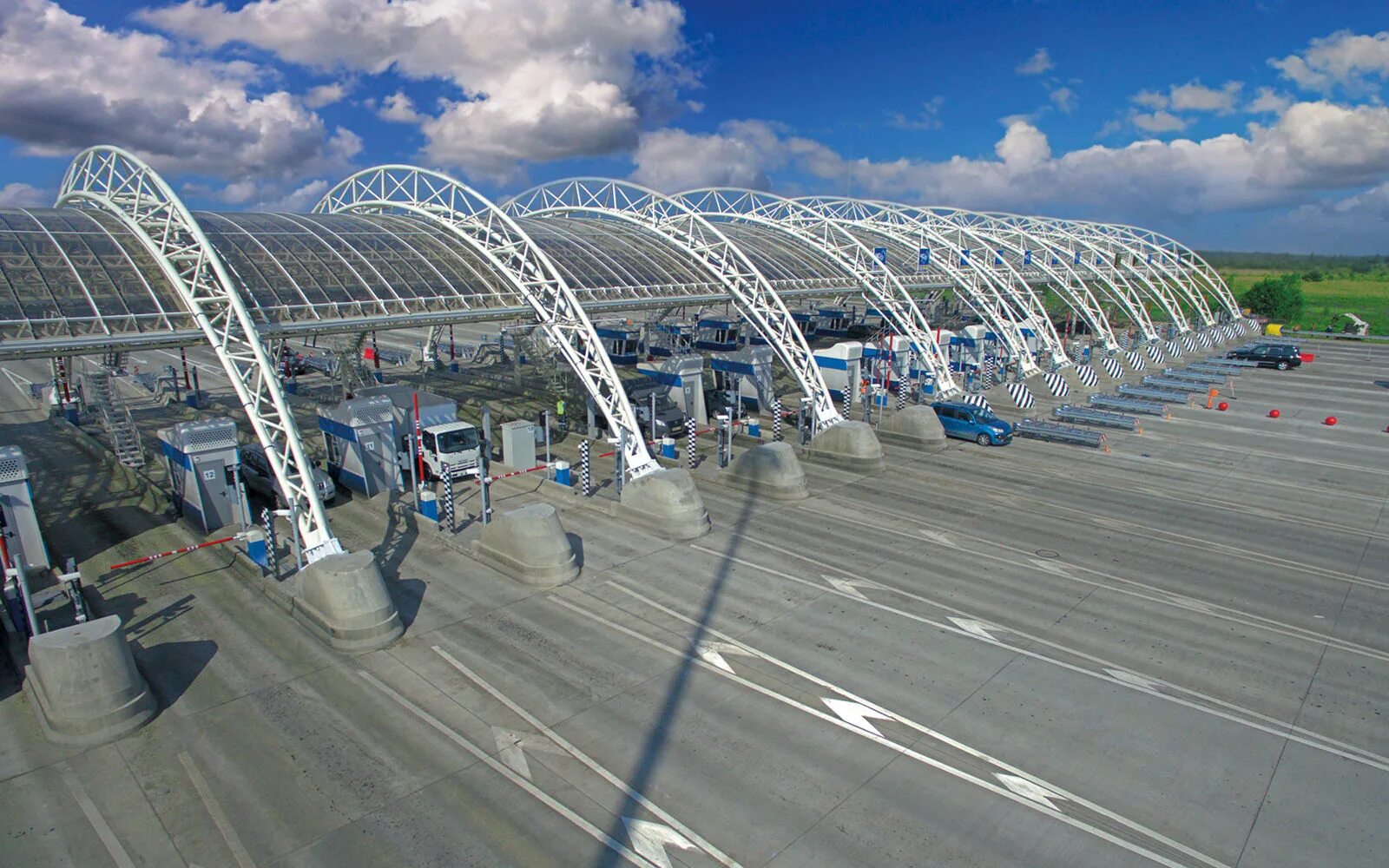 Пвп автодор м4. Радио автодор. Simple business card design. Радио страна автодор. Orange white business card design.