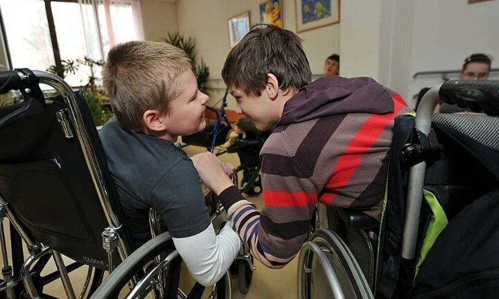 Дети с ограниченными возможностями. Толерантное отношение к детям с овз. Люди с ограниченными возможностями. Про людей с овз. Дети инвалиды.