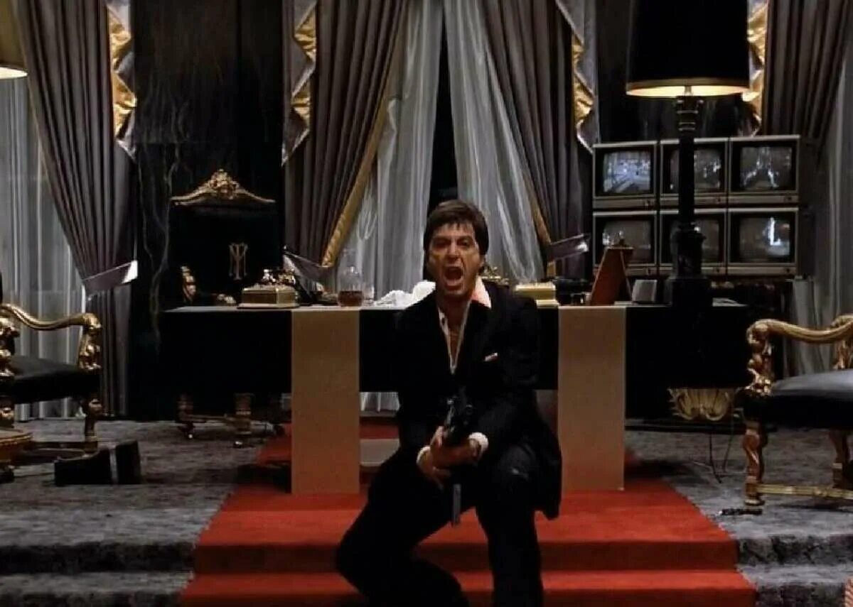 It s a little friend. Футболка more than a friendship less than a relationship женская. Тони монтана say hello my little friend. Say hello to my little friend art. Аль пачино мемы.