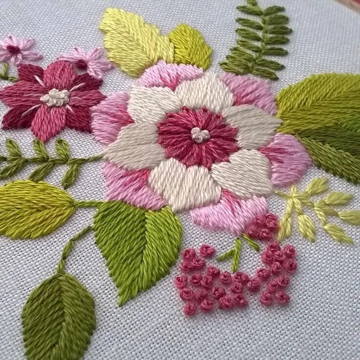 Техника вышивки цветов. Ручная вышивка. Вышивка цветов гладью. Вышивка атласной гладью. Атласная гладь.
