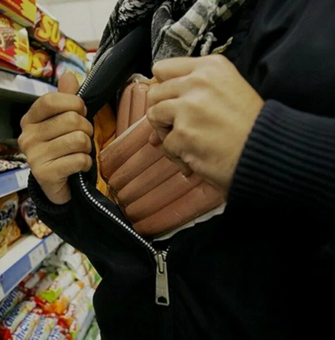 Кража устаревшее 4. Райан шоплифтер. украли из магазин товар. украл продукты. кража продуктов в магазине.