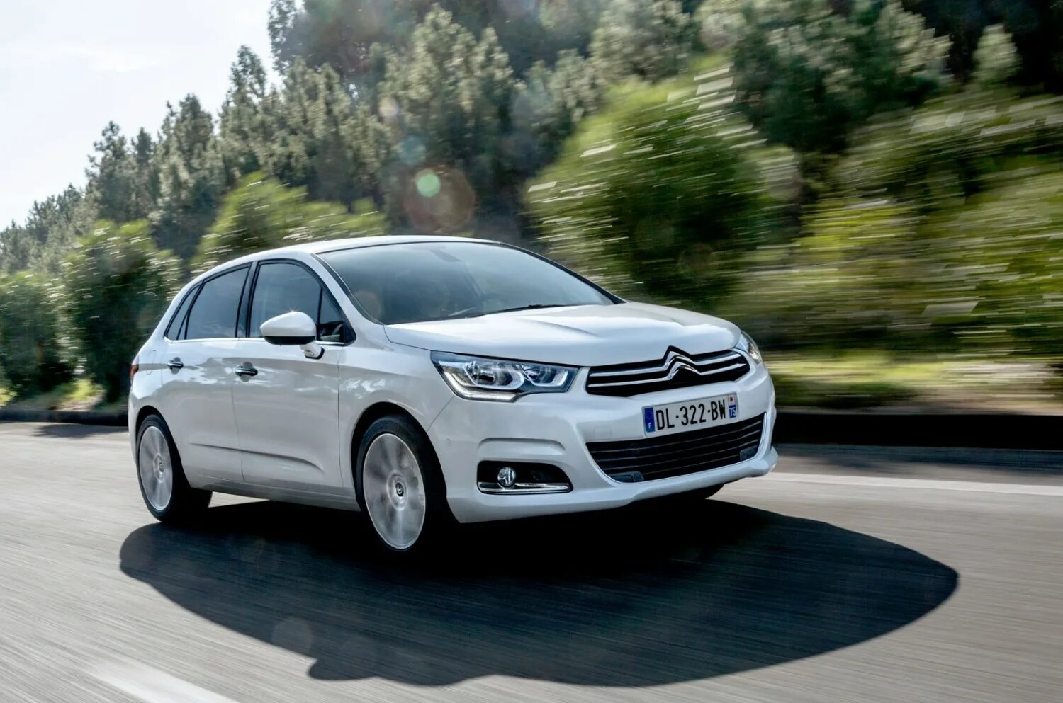 Citroen c4 2015. Ситроен c4 2015. Ситроен с4 хэтчбек 2015. Citroen c4 2015 хэтчбек. Ситроен с4 b7 хэтчбек