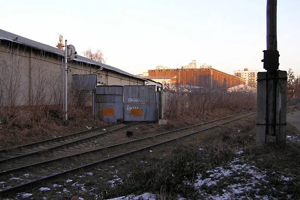 Забытые дороги 3. Подъездные пути. Подъездной путь завода. Станция октябрьские казармы. Подъездные пути в Москве.