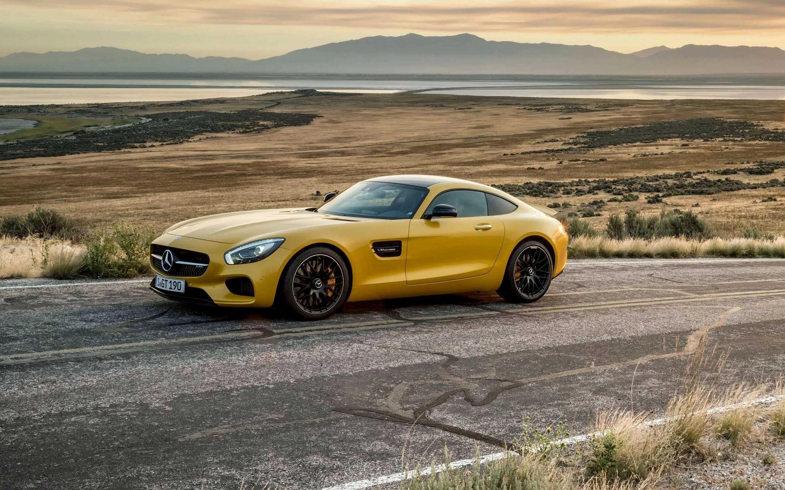 Купить amg gt. Мерседес АМГ ГТ. Mercedes AMG gt 2016. Мерседес-Бенц АМГ gt s. Mercedes Benz AMG GTS.