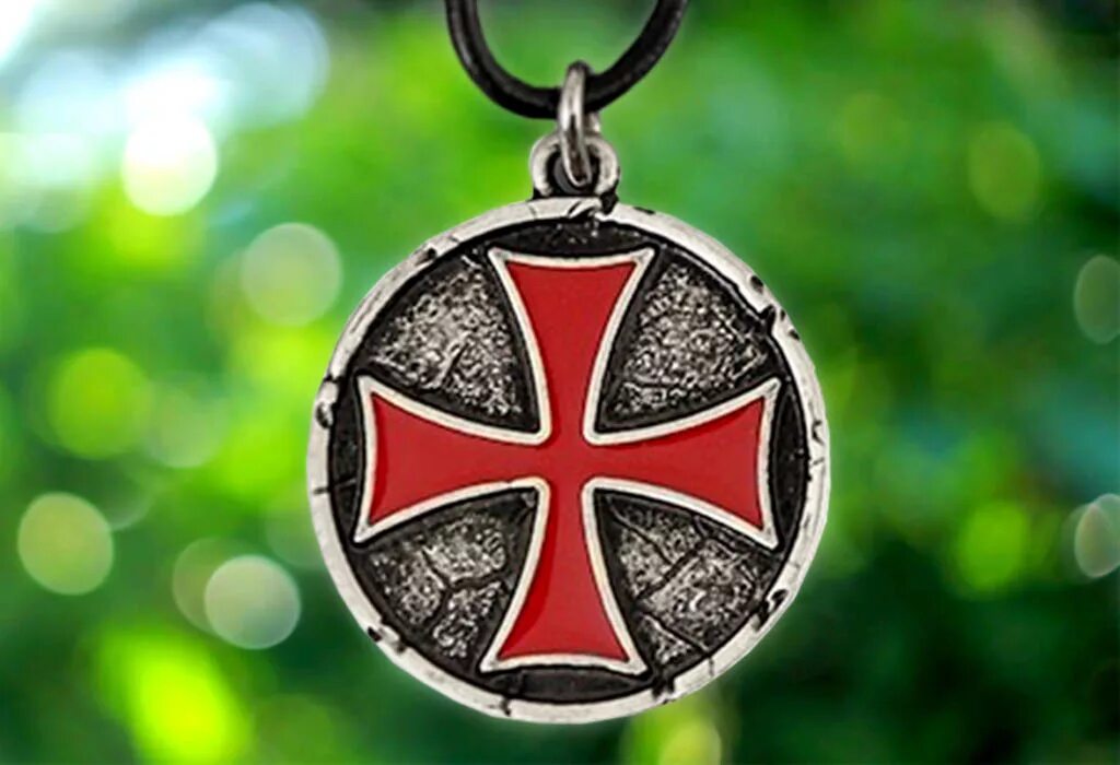 Знак ордена тамплиеров. Орден тамплиеров знак тамплиеров. Тамплиеров значение. Символ тамплиеров. Крест тамплиеров рисунту.