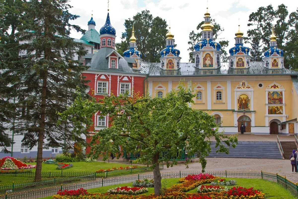 печоры псковская область центр. изборск печоры. печоры паломнический центр детская площадка. печоры паломнический центр детская площадка. печоры псковской области.