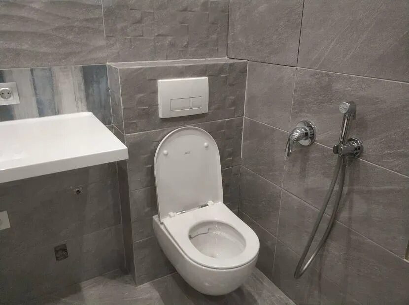 Как установить в туалете гигиенический. Инсталляция с гигиеническим душем.