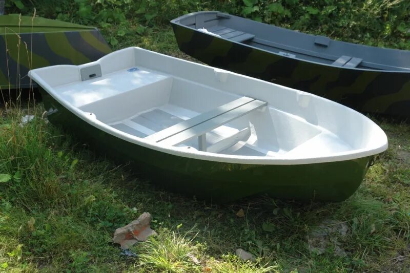 Недорогие лодки от производителя. Пластиковая лодка Афалина-255. Лодка Афалина 255. Стеклопластиковой лодка Афалина 315. Стеклопластиковая лодка Афалина 255.