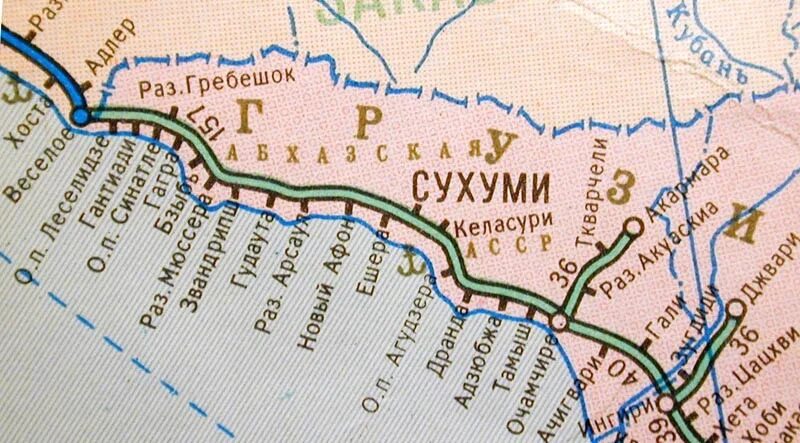 Сухуми маршрут. Карта ЖД путей Абхазия. Карта абхазской железной дороги. ЖД дороги Абхазии на карте. Абхазия карта ЖД дорога.