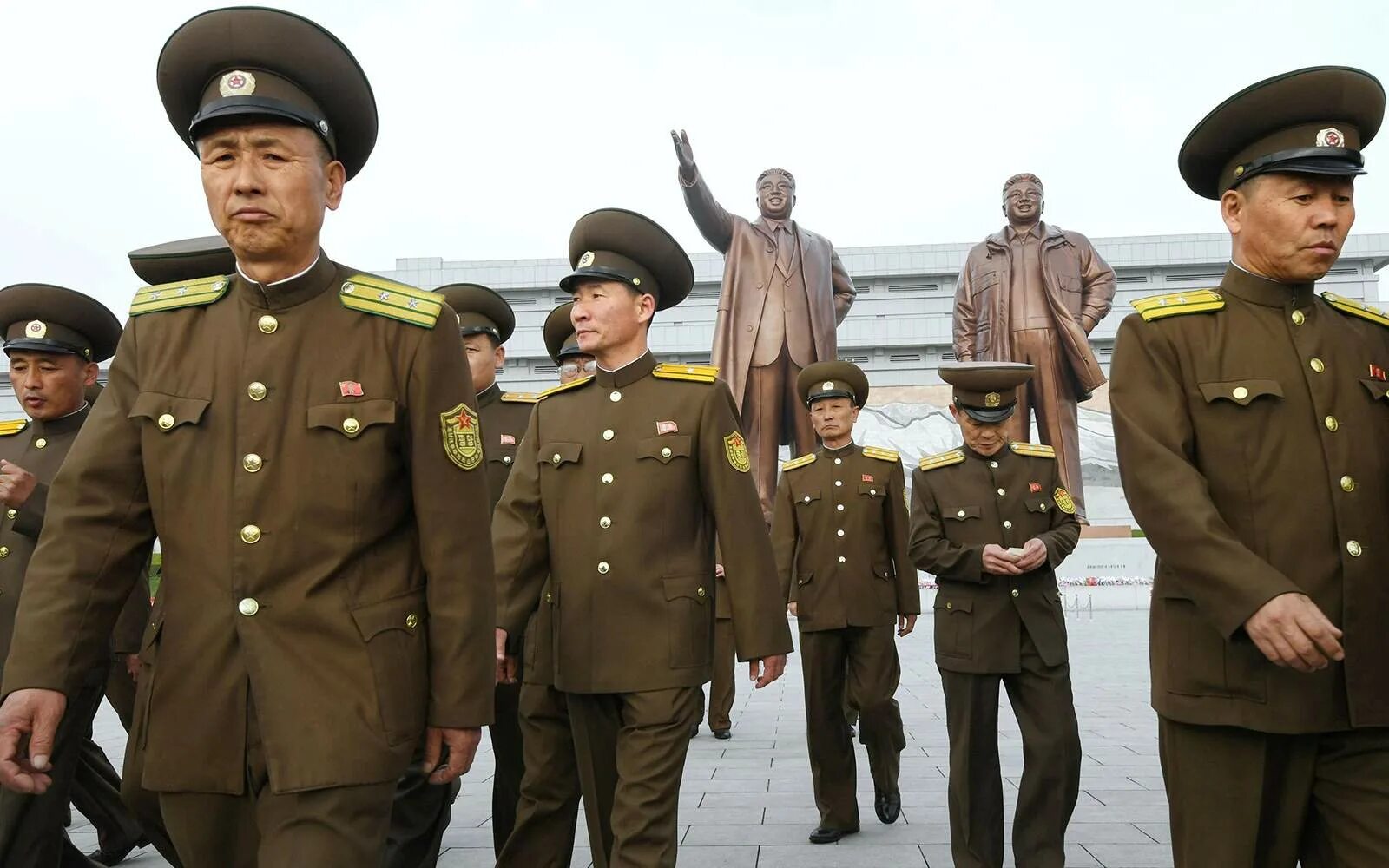 Сев форм. Сев форм. Северная вс южная корея. Рккг кндр. Военная форма северной кореи.