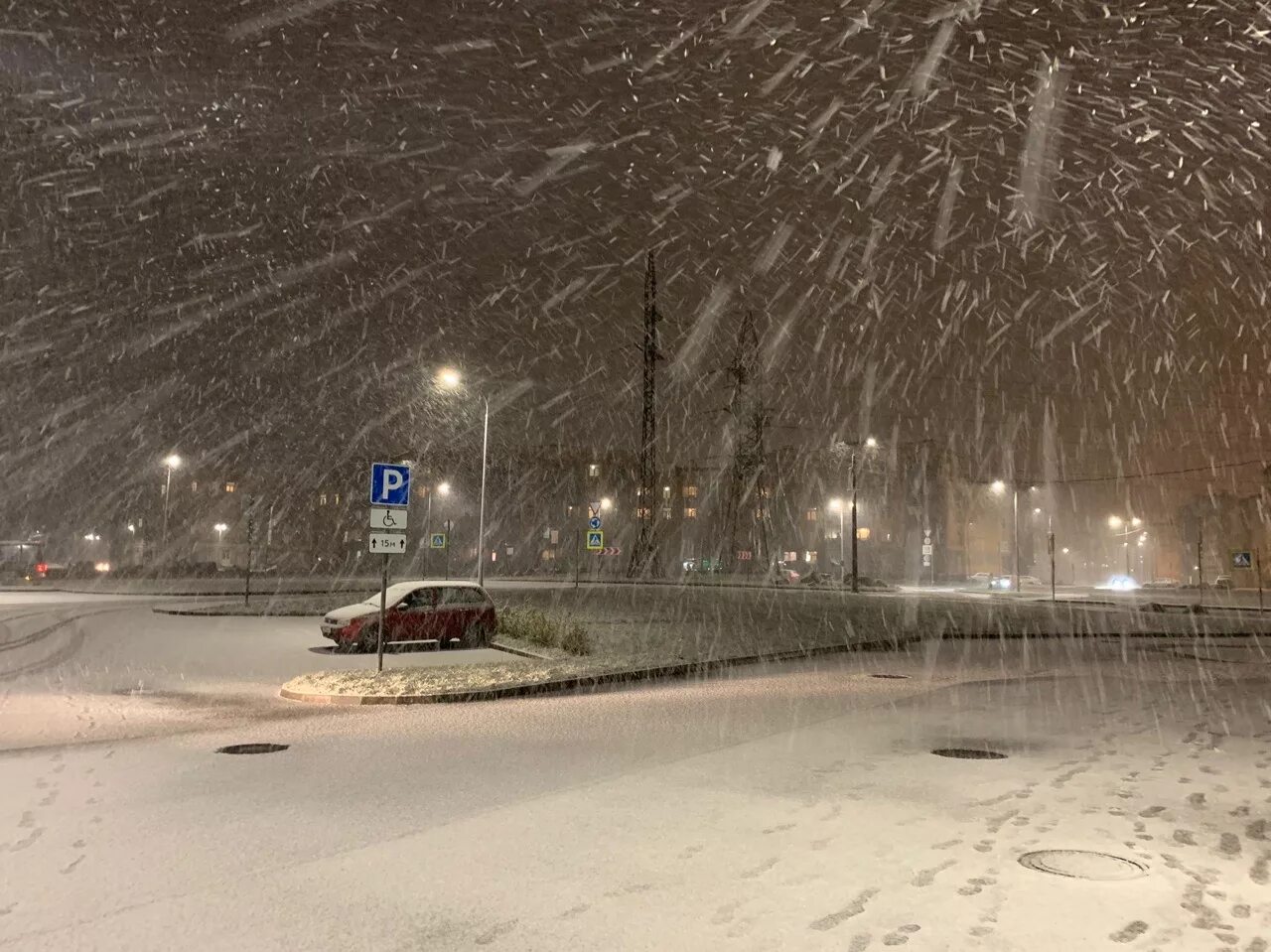 Снегопад в Петербурге. Снег в Питере. Сильный снегопад в Питере. Метель в Санкт Петербурге. Ночью будет сильный снег