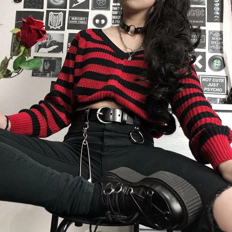 Tishka футболки. Альтушки стиль. Альтушка для скуфа мерч. Goth outfit грандж. Бездомный бог персонажи кофуку.