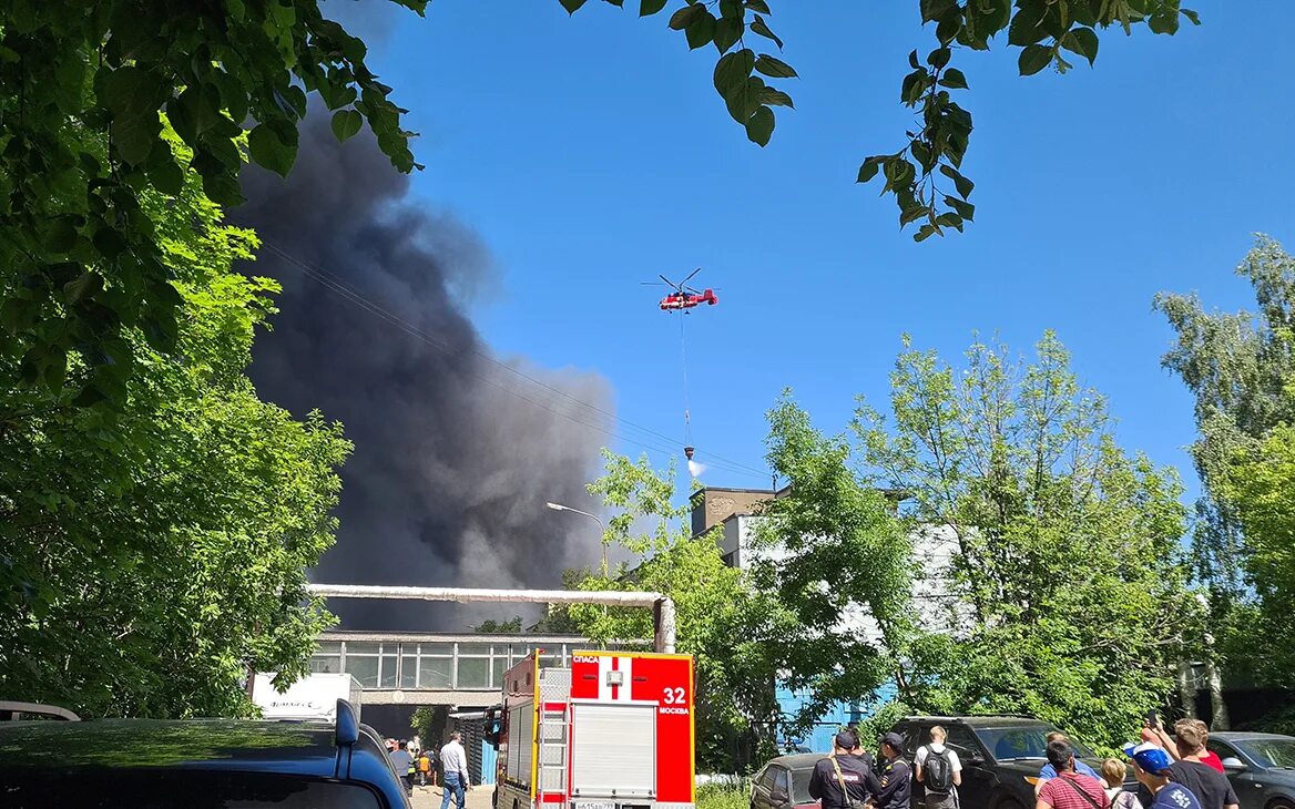 Где горит дом в москве. Мчс взрывы в москве на каширском шоссе. пожар каширское шоссе сейчас. пожар на каширском шоссе. пожар на московском шоссе.