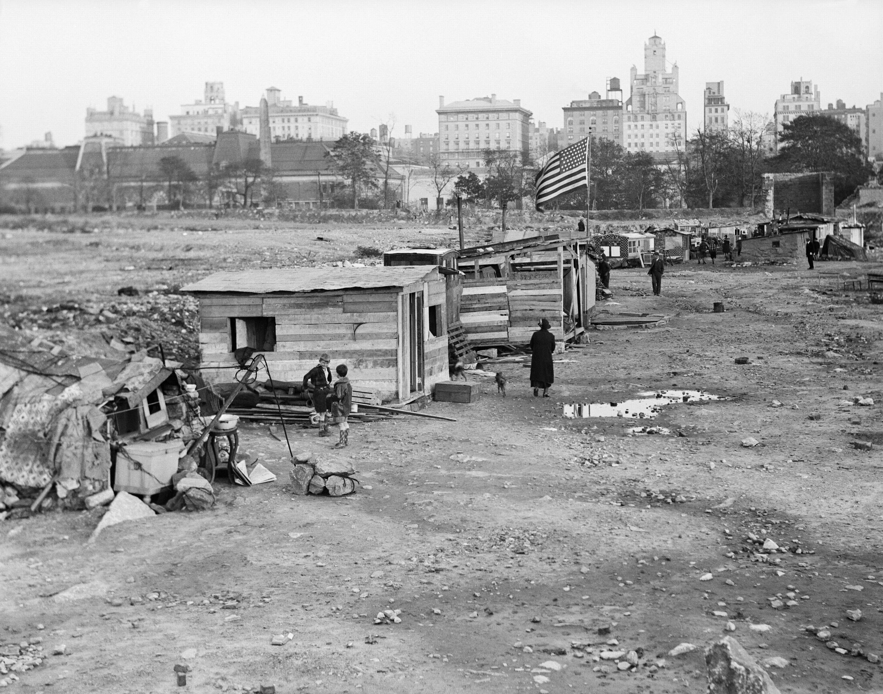 Великая депрессия 1930 годов. Гувервилль в центральном парке. великая депрессия нью йорк. сша: великая депрессия 1930-е гг.. нью йорк 1933 год.