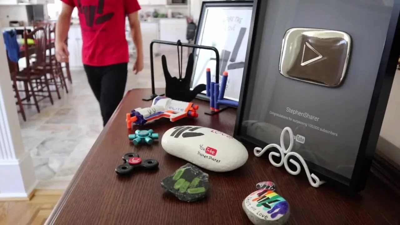 Clip share
