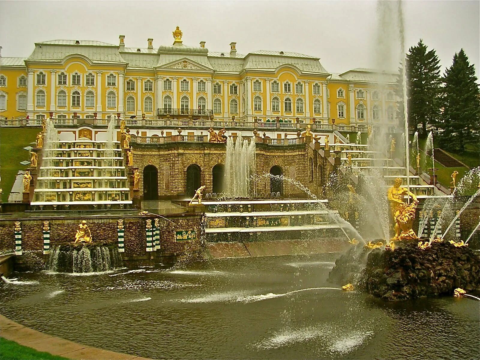 Часы посещения петергофа