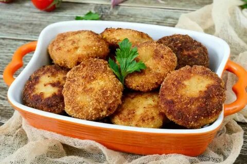 Школьные котлеты с черным хлебом
