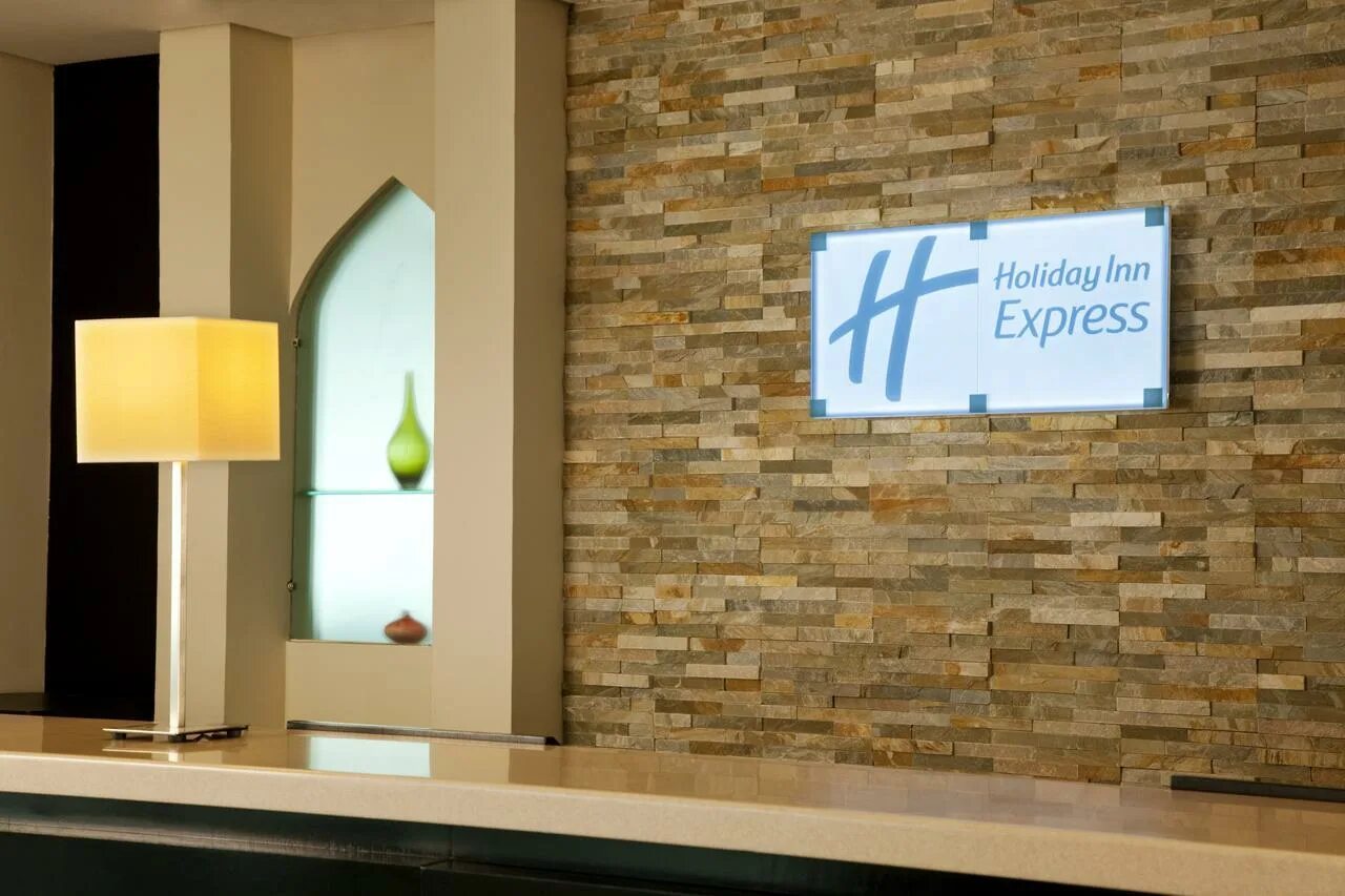 Холидей интернет сити. Holiday Inn Express Internet City Дубай. Holiday Inn Express Dubai Internet. Holiday Inn Express Internet City 2 ОАЭ Дубай. Holiday Inn Express Dubai Internet City Dubai.