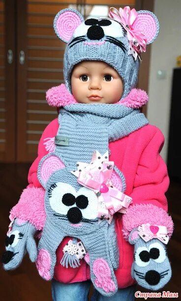 Шапка из плюшевой пряжи для девочки. Шапочка из ализе софти. Шапка ализе софти плюс. Вязаная шапка с ушками. Детская шапочка из плюшевой пряжи.