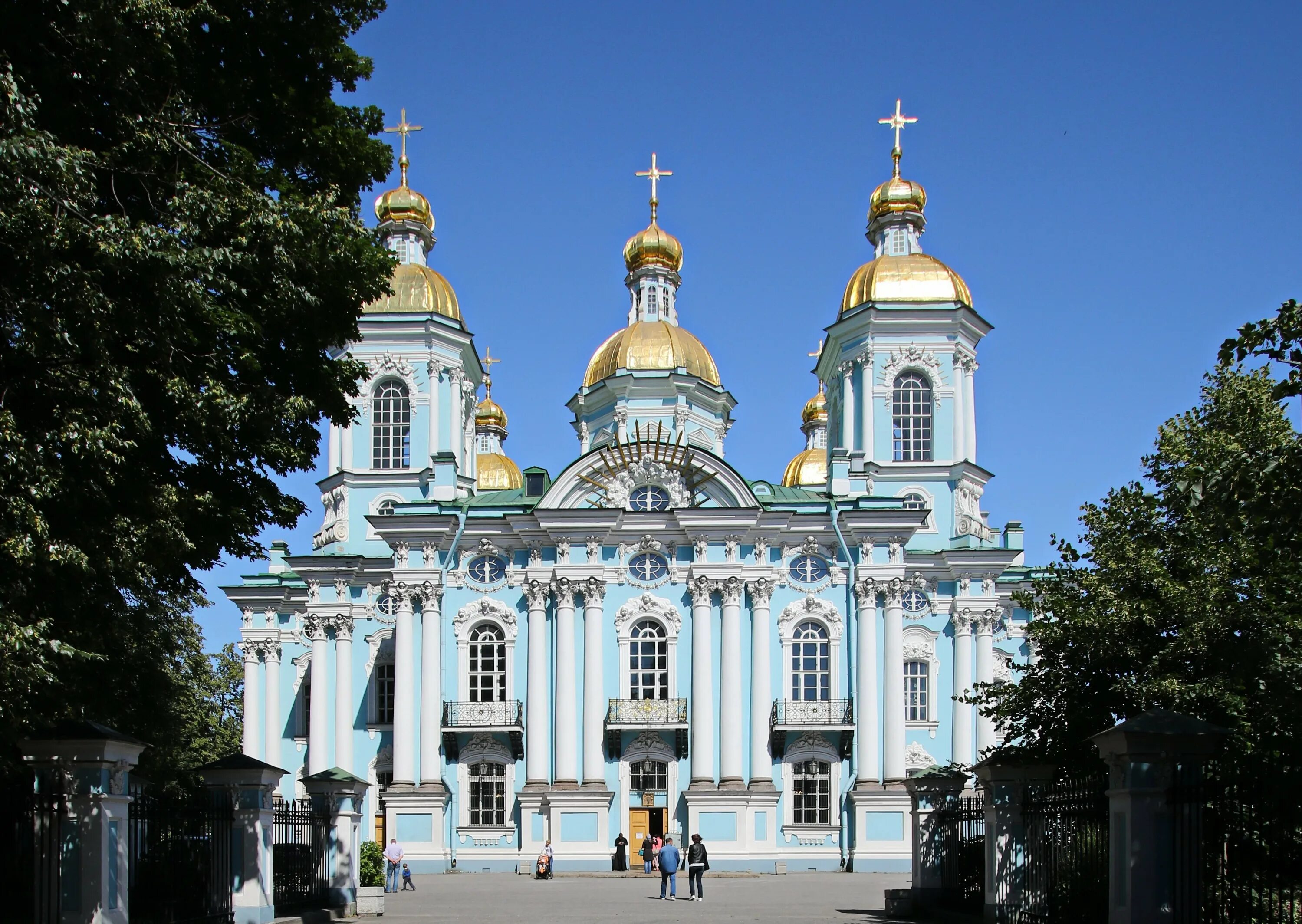 Троице-измайловский собор в санкт-петербурге. Исаакиевский собор стиль. Смольный собор воскресения христова санкт-петербург. Санкт-петербург церкви и храмы и соборы. Николо-богоявленский морской собор храмы санкт-петербурга.