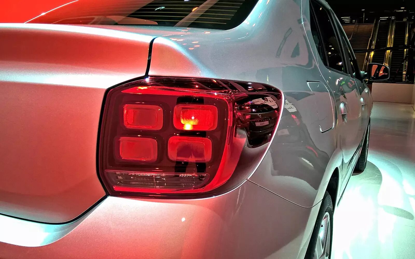 Стоп сигналы логан 2. Диодные фары рено логан 2. светодиодные фонари renault logan 2. задние светодиодные фонари рено логан 2. dacia logan 2 светодиодные фонари.
