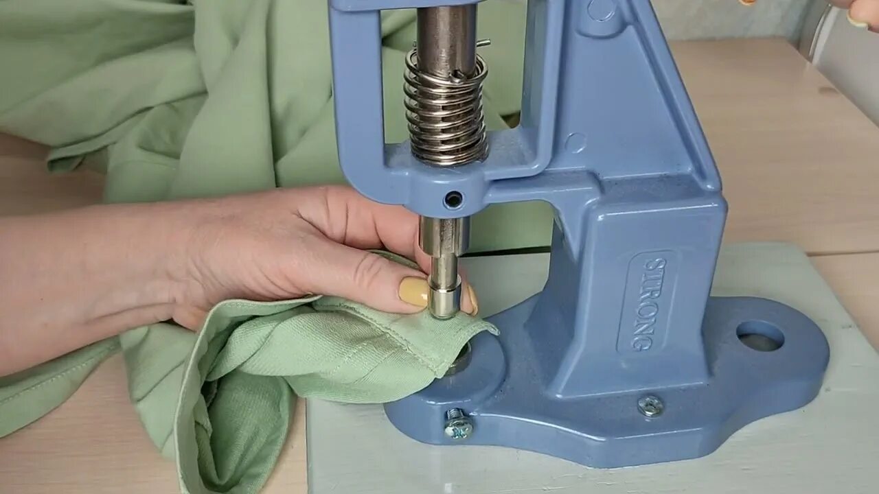 Установка люверсов прессом тер 2. 5. Насадки для пресса тер-2. Насадки для кнопок омега и альфа для тер-2. 5 хольнитен.