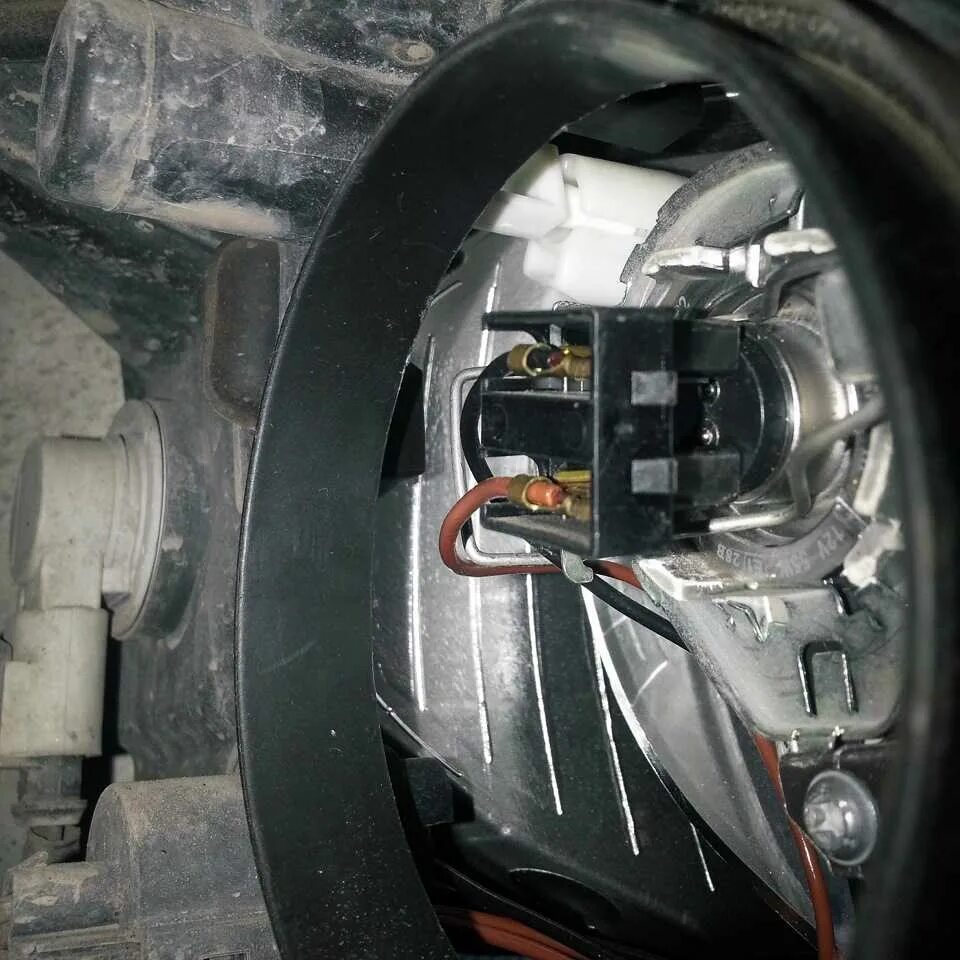 Лампочка калина ближний свет фары. Лампочка калина ближний свет фары. Лампа ближнего света лада калина 1. Лампочка калина ближний свет фары. Лампа ближнего света на калину 2008г.