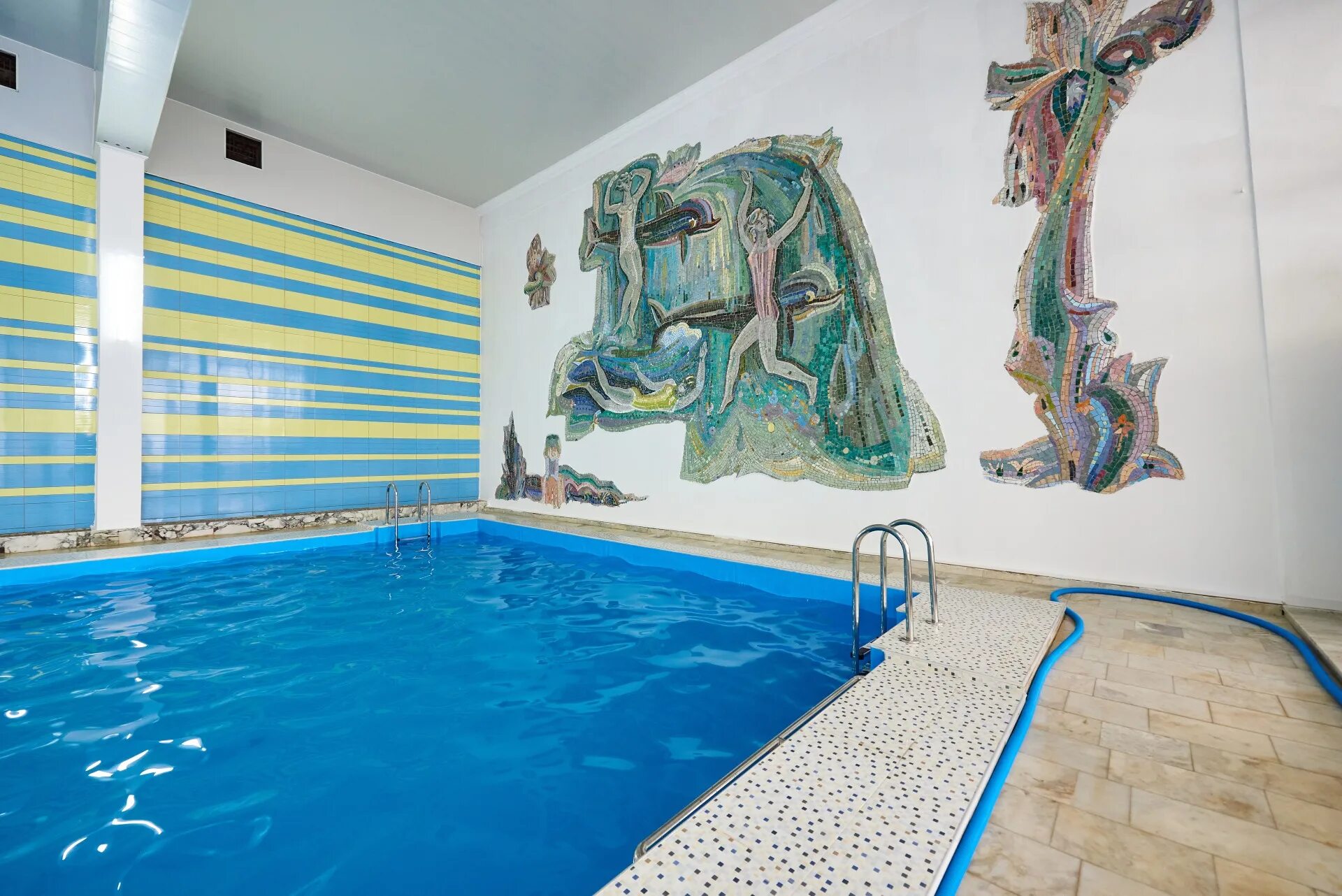 Центр союз 3 ессентуки. Санаторий центр-союз 3* ессентуки. Центр-союз 3* ессентуки, кав. Ессентуки санаторий центр-союз бассейн. Центр союз ессентуки бассейн.