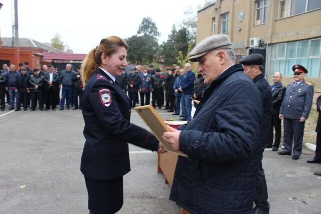Начальник сизо города хасавюрт. Хасавюрт полиция. Умвд россии по г хасавюрт. Город хасавюрт сизо. Полковник полиции шейхмагомедов шейхмагомед арипович.
