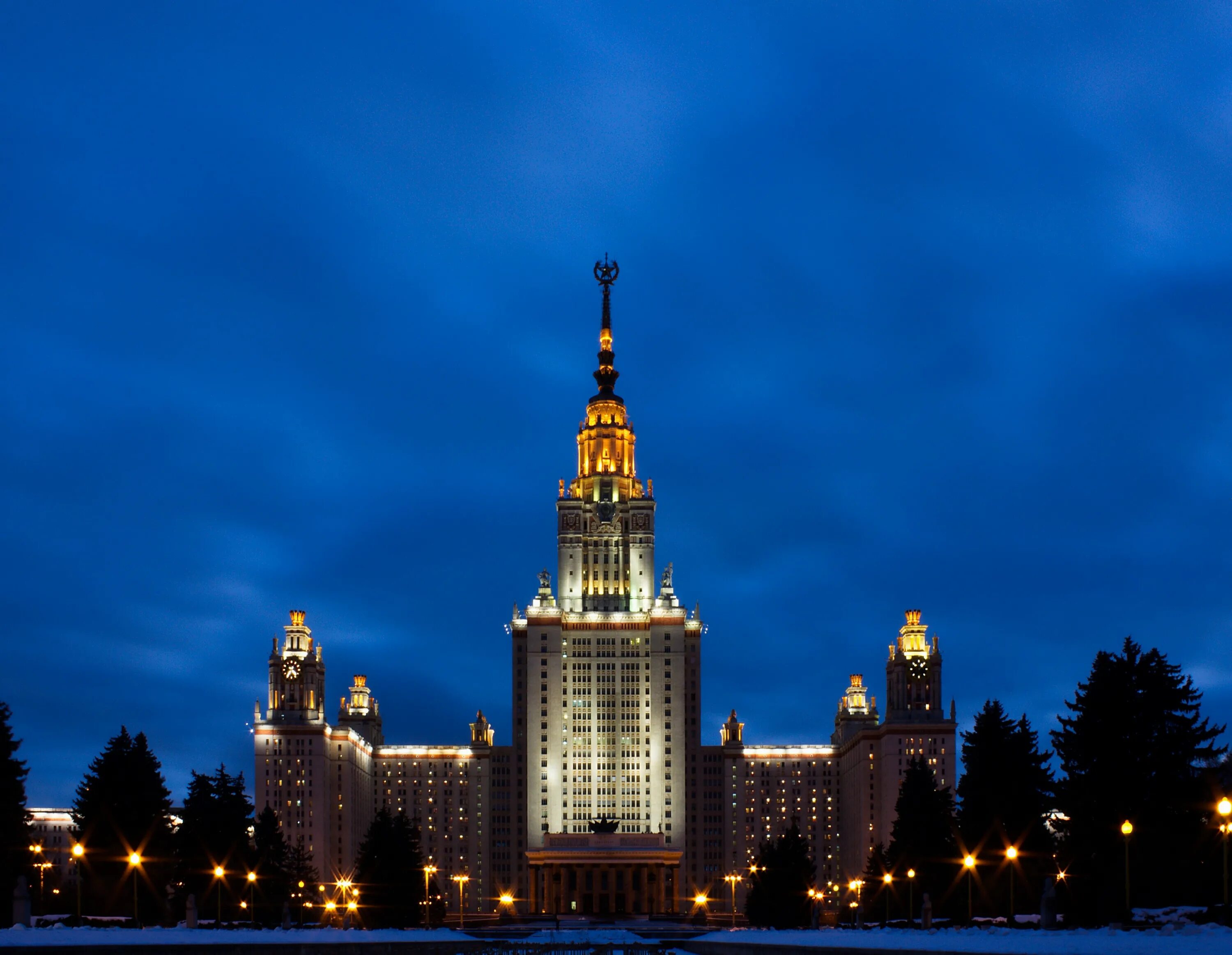 Мгу гол. Площадь МГУ. Московский государственный университет имени м.в.Ломоносова，МГУ. Главное здание МГУ. Московский университет Ломоносова.