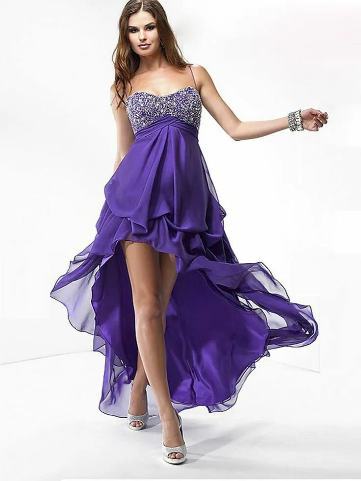 Короткий шлейф. Сиреневое вечернее платье. Фиолетовое платье вечернее. Сиреневое платье на выпускной. Платье вечернее короткое.