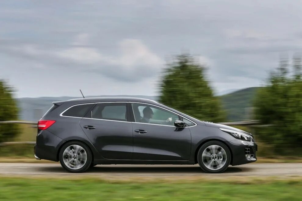 KIA Ceed SW (3G) 1.6 бензиновый 2019 на DRIVE2