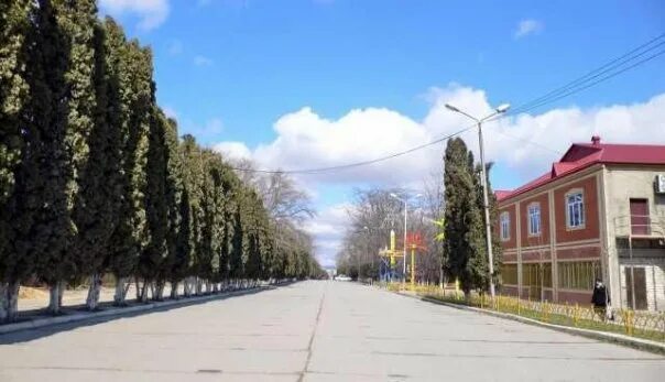 Буйнакск город. Достопримечательности города Буйнакска. Улица Ханмурзаева в Буйнакске. Буйнакск фото.