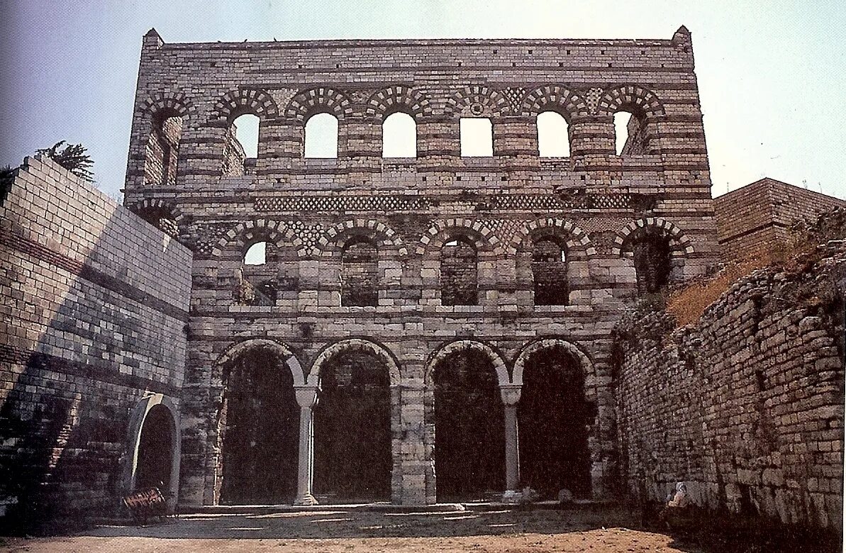 Императорский дворец в константинополе. Константинополь реконструкция императорского дворца. Буколеон дворец в константинополе. Буколеон — византийский императорский дворец. Буколеон дворец в константинополе.