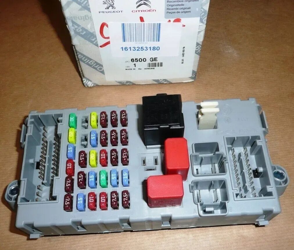 Блок предохранителей peugeot boxer 3 2. Реле сигнала пежо боксер 2012. Схема предохранителей peugeot boxer 3. Блок предохранителей peugeot boxer 3 2. Схема блок реле фиат дукато 250.