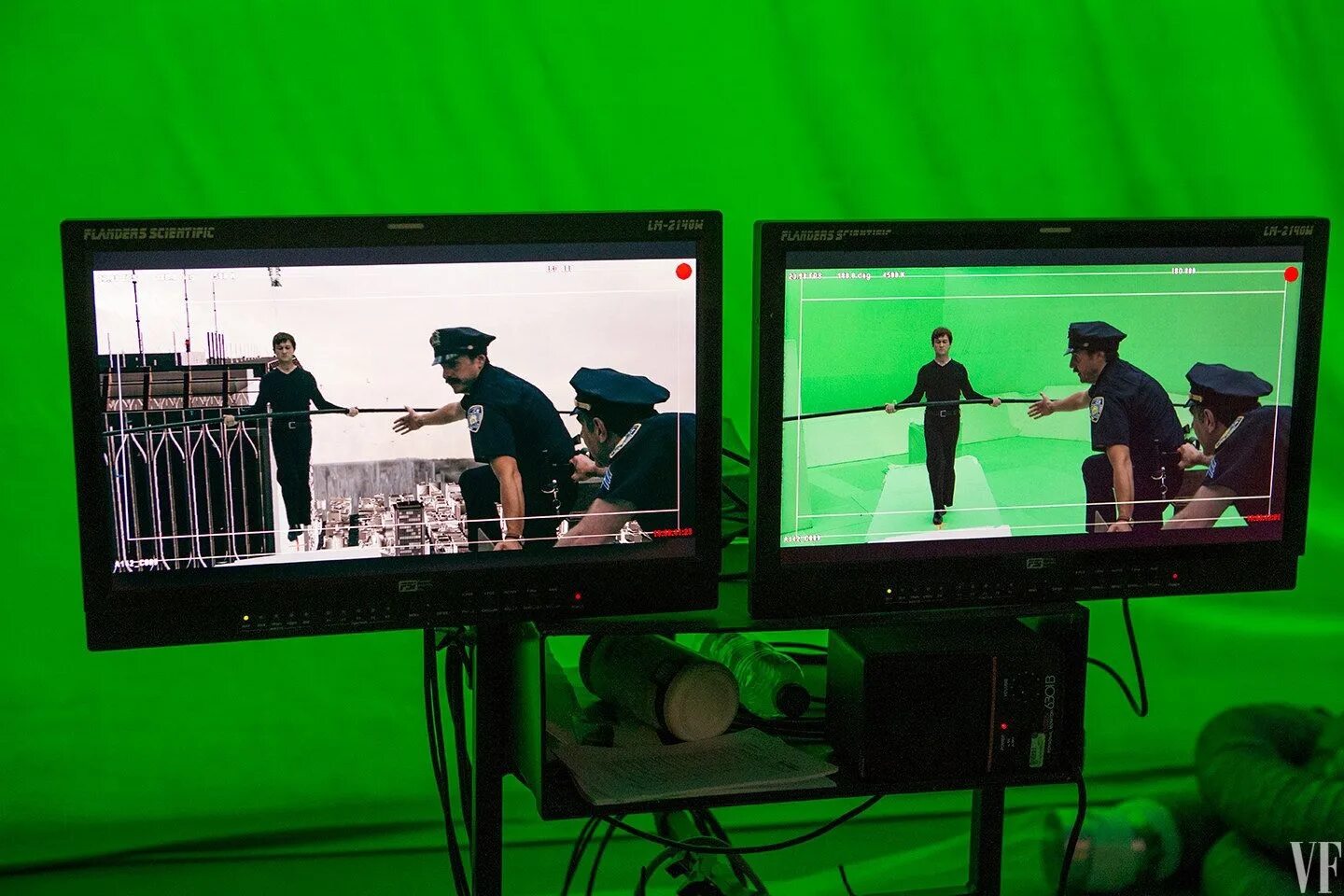 Зеленый экран для съемок. Монитор для видеосъемок. Зелёный экран для спецэффектов. Съёмка на фоне зелёного экрана.