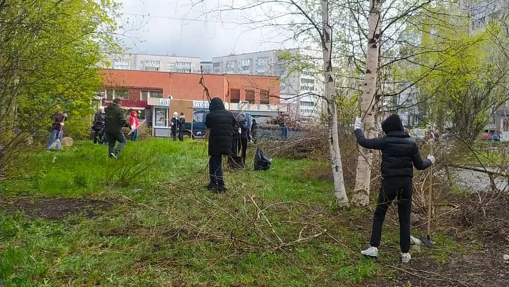 Субботник в екатеринбурге. Дк верх-исетский екатеринбург. Субботник в городе. Екатеринбург площадь субботников 1 на карте. Группа субботник.