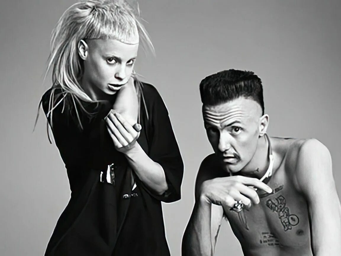 Группа d d e. Группа die antwoord. йоланди фиссер и ниндзя. йоланди фиссер группа. die antwoord йоланди фиссер.