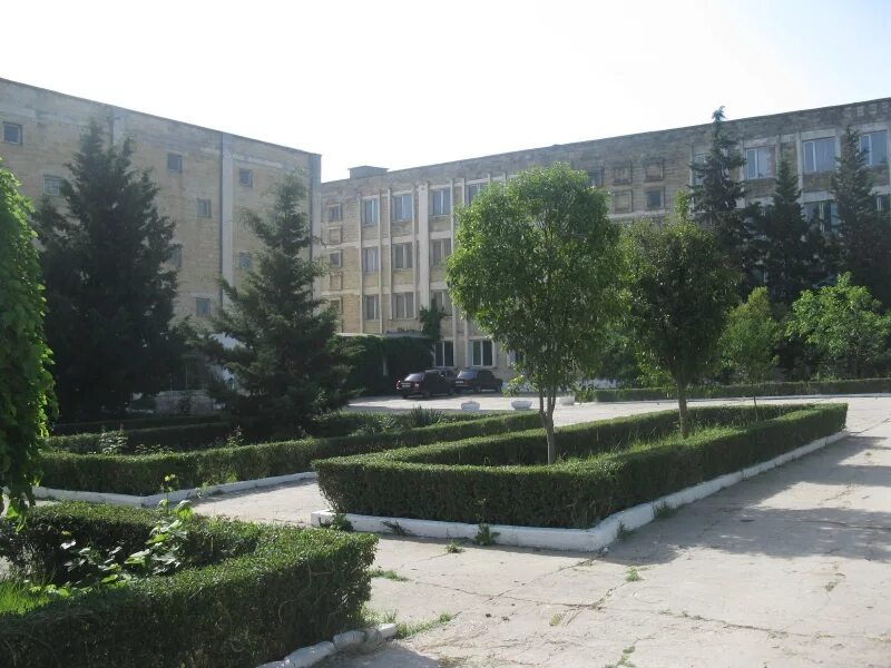 Дербентский железнодорожный колледж. Колледжи в дербенте. Дербентский мед колледж им илизарова. Стальского. Колледжи в дербенте.