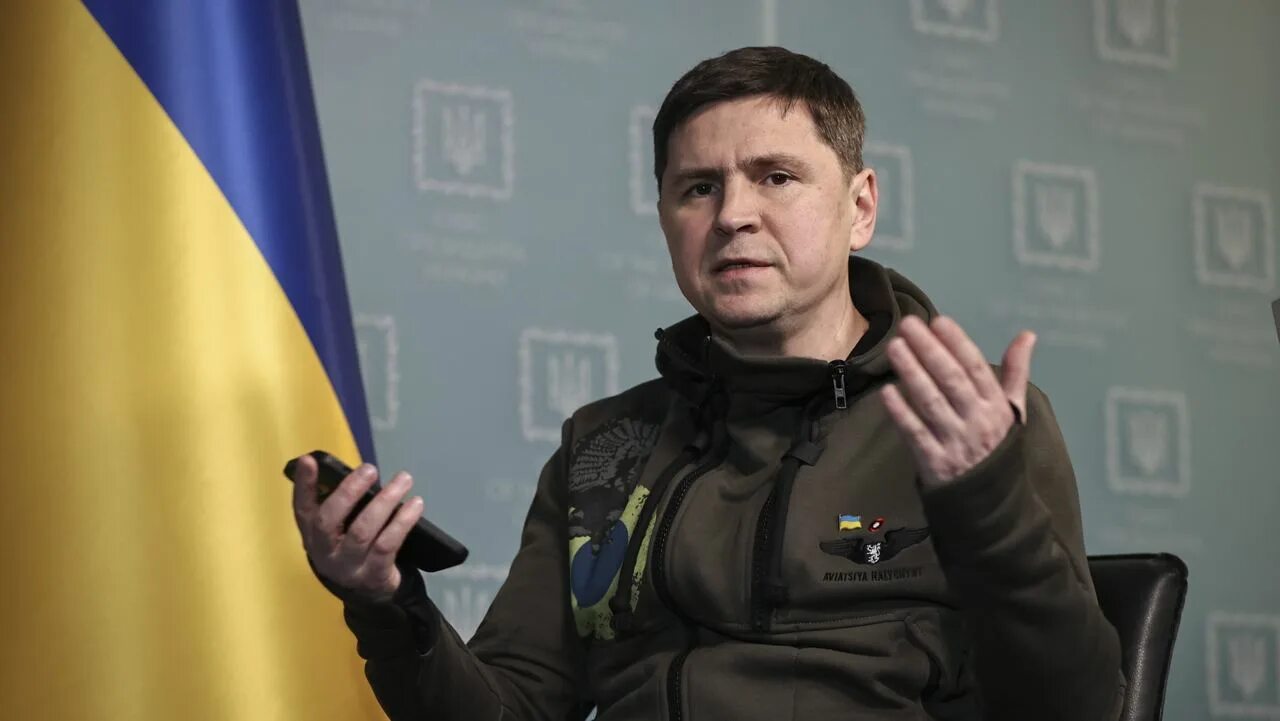 Биография украинского политика. Михаил Подоляк советник главы офиса президента Украины. Михаил Подоляк Украина. Подоляк Украина советник Зеленского. Михаил Подоляк советник Зеленского.