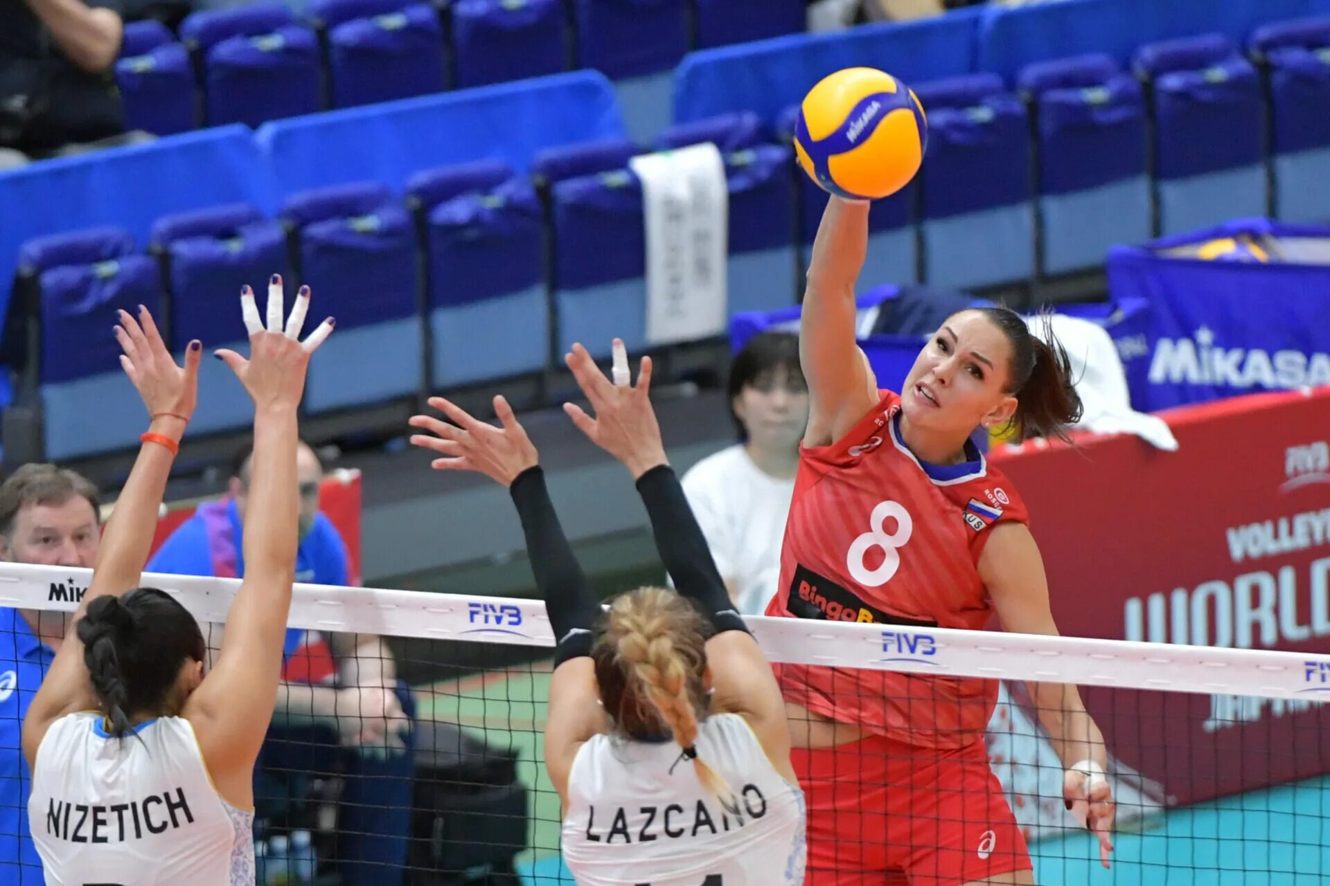 Олимпийские игры женский волейбол. Женская сборная россии по волейболу олимпиада 2020. Женская сборная италии по волейболу. Мишель барч волейболистка. Женский волейбол.