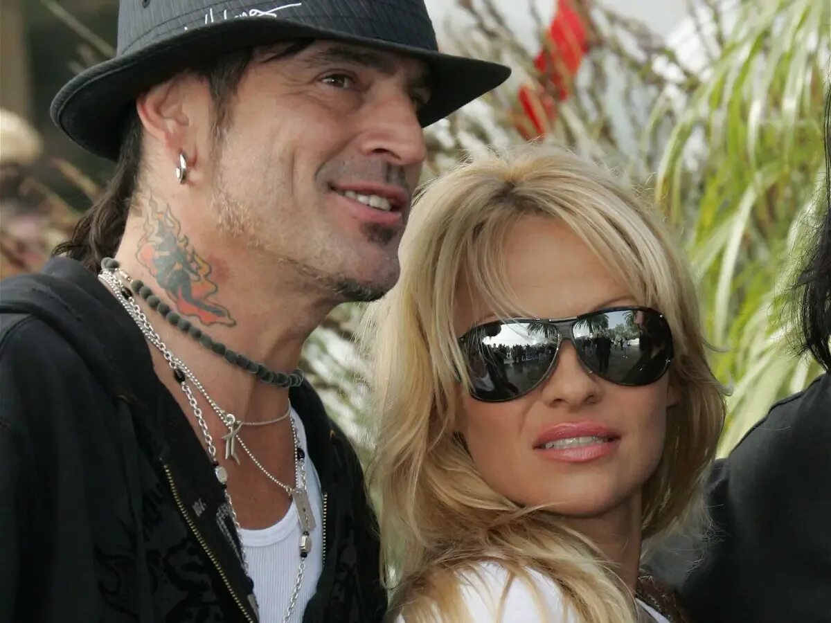 Андерсон и томми ли. Pamela anderson tommy lee 1995. Памелы андерсон и томми ли. Андерсон и томми ли. Памелла андерсон и томми томми ли.