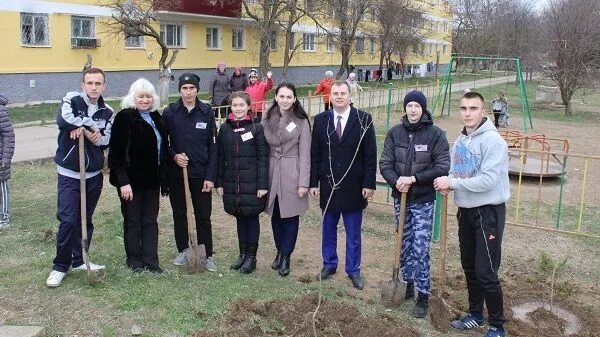 Памятники вов джанкойский район. Пгт вольное. Джанкой крым. Село вольное крым джанкойский район. Пгт вольное крым.