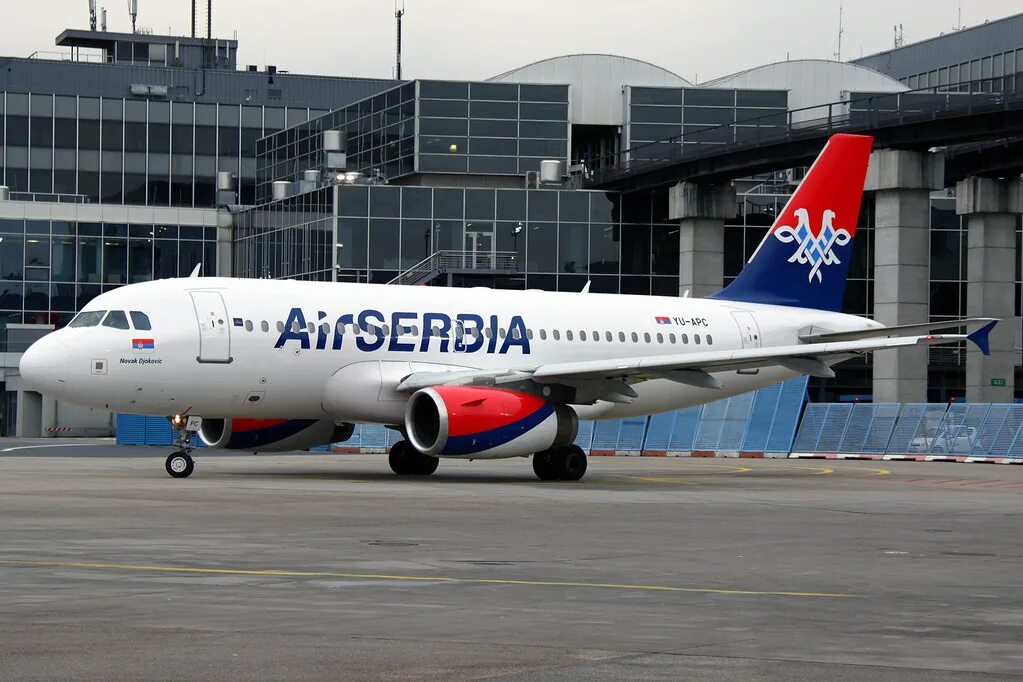 Купить авиабилет эйр сербия. Air Serbia a319. Airbus a319 Air Serbia. A330 Air Serbia. Аэробус а319 Эйр Сербия бизнес.