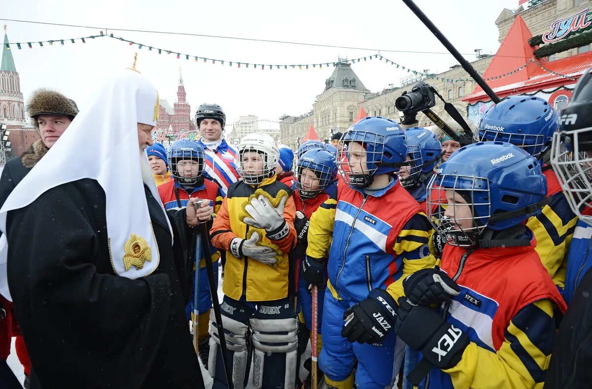 кубок патриарха 2020г. физкультурно-оздоровительный центр. турнир на призы святейшего патриарха московского и всея руси 2023. хоккей с мячом россия. кубок патриарха по хоккею с мячом 2022 на красной площади.
